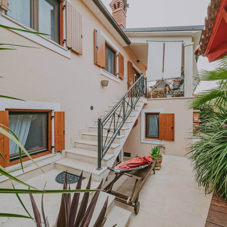 dintorni di marcana casa indipendente con due unità abitative