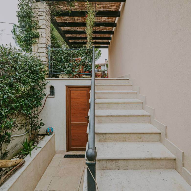 dintorni di marcana casa indipendente con due unità abitative