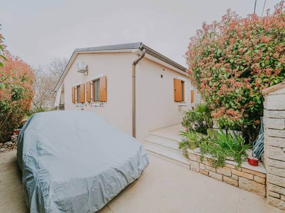 dintorni di marcana casa indipendente con due unità abitative