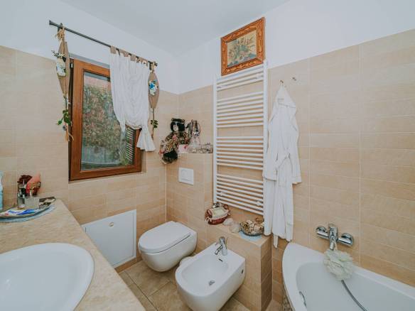 dintorni di marcana casa indipendente con due unità abitative