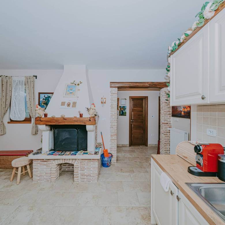 dintorni di marcana casa indipendente con due unità abitative