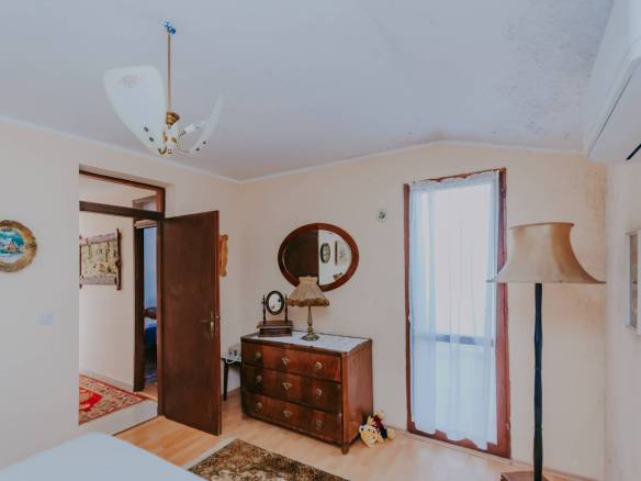 новиград даджла дом в ряду метров от моря с видом на море