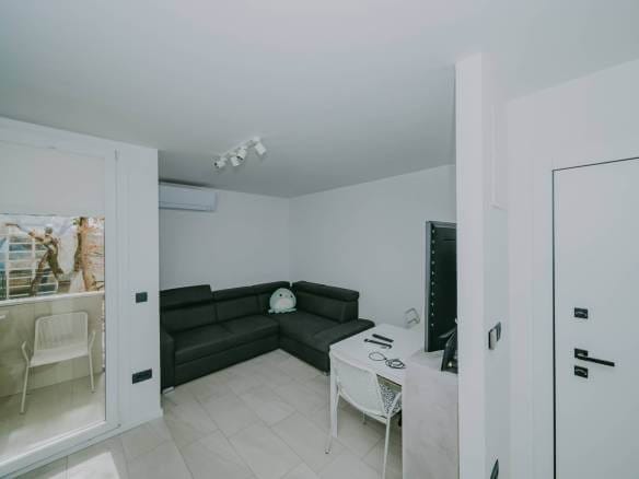 novigrad mareda prekrasna renovirana garsonijera u blizini mora i plaže