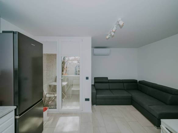 novigrad mareda prekrasna renovirana garsonijera u blizini mora i plaže