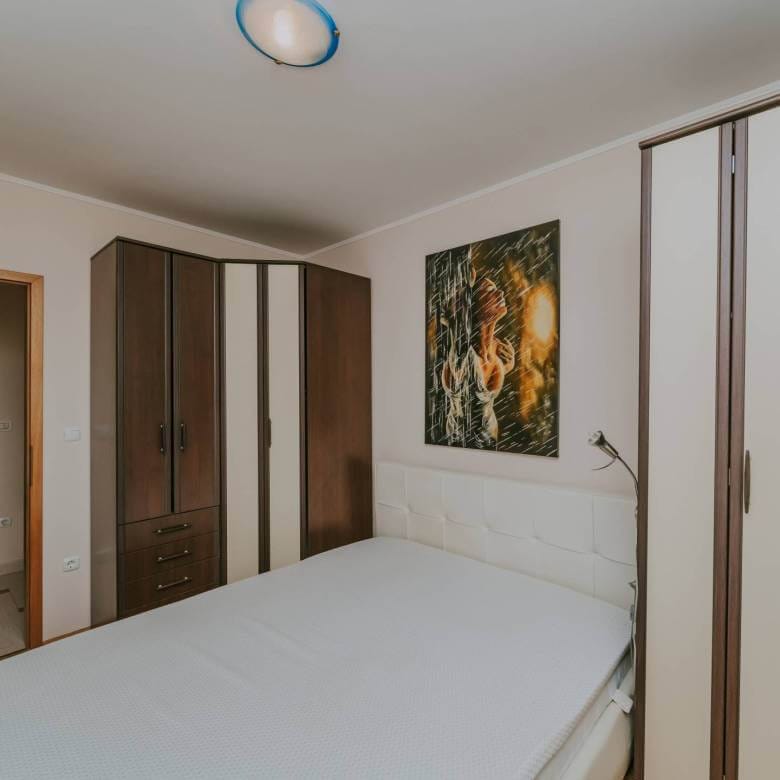 umag stan na prvom katu na super lokaciji