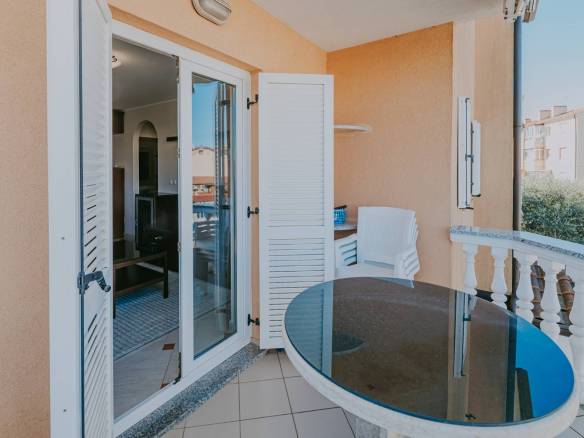 umag stan na prvom katu na super lokaciji