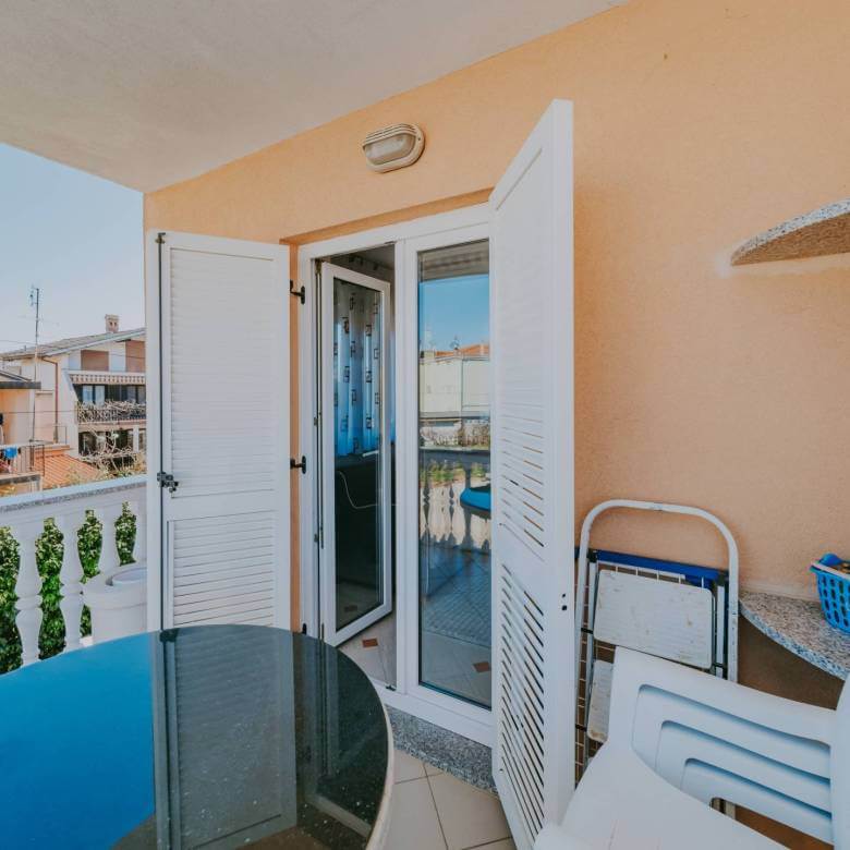 umag stan na prvom katu na super lokaciji