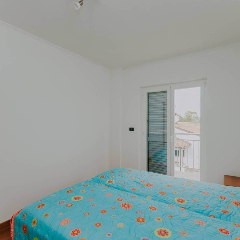 Zambratija Wohnung in der zweiten Reihe zum Meer mit offenem Meerblick