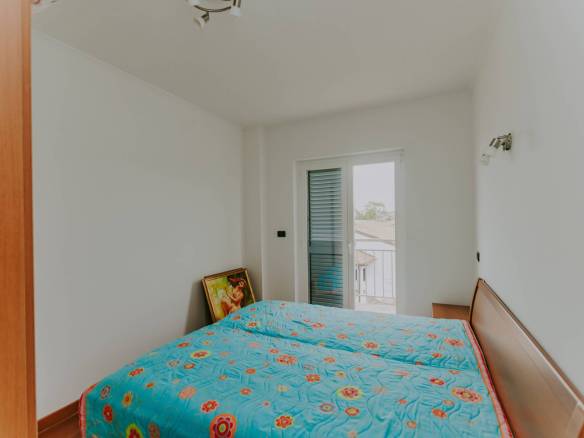 zambratija stan u drugom redu do mora sa otvorenim pogledom na more