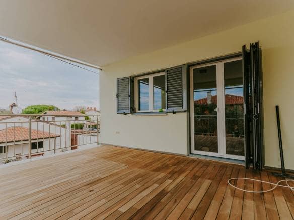 Zambratija Wohnung in der zweiten Reihe zum Meer mit offenem Meerblick