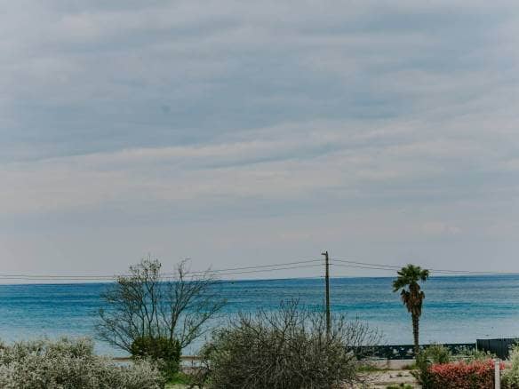 Zambratija Wohnung in der zweiten Reihe zum Meer mit offenem Meerblick