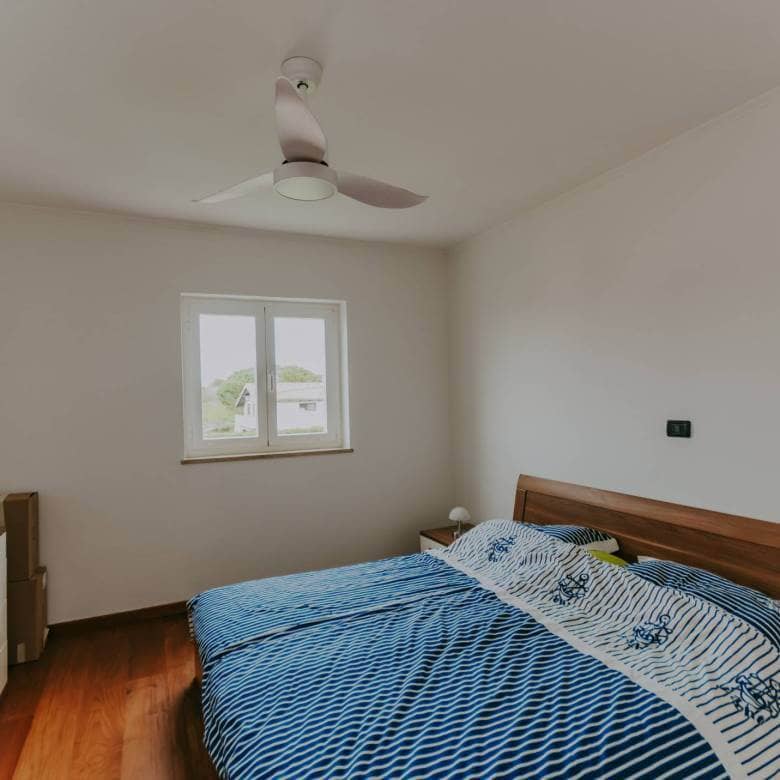 Zambratija Wohnung in der zweiten Reihe zum Meer mit offenem Meerblick