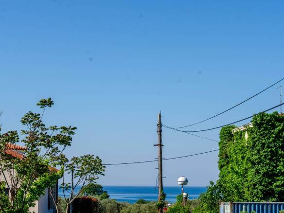 Zambratija renovirani stan u prizemlju s pogledom na more