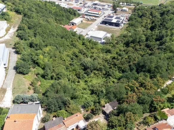 Buje poljoprivredno zemljište za ulaganje