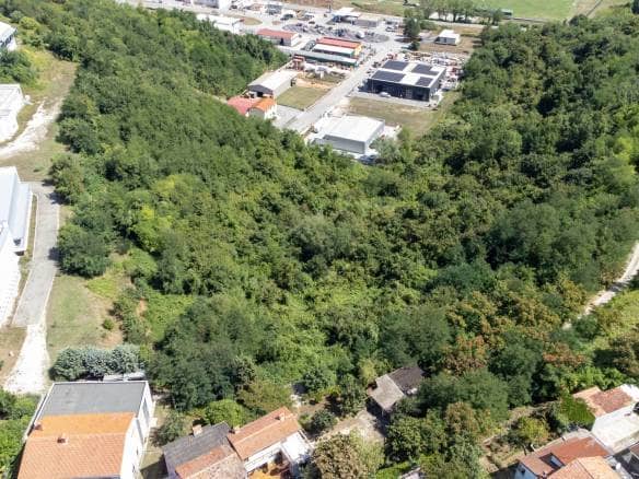 Buje poljoprivredno zemljište za ulaganje