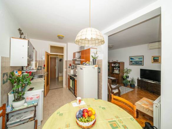 Umag geräumige Wohnung mit wunderschönem Blick auf das Meer und den Yachthafen