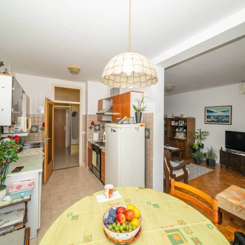 Umag geräumige Wohnung mit wunderschönem Blick auf das Meer und den Yachthafen