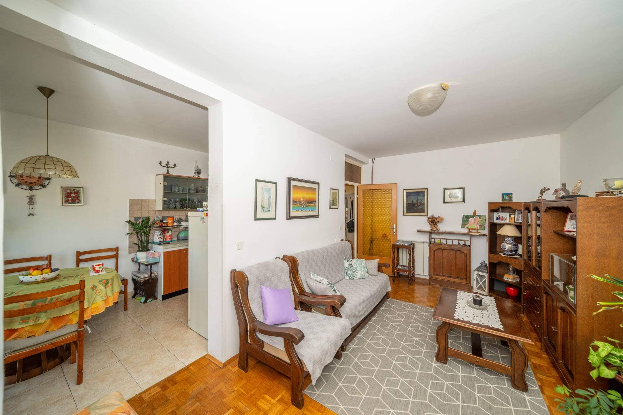 Prostran apartman u Umagu s prekrasnim pogledom na more i marinu Prostran apartman u Umagu s prekrasnim pogledom na more i marinu