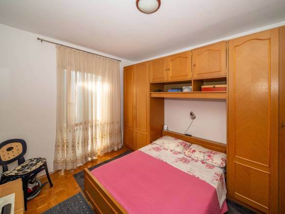 Umag geräumige Wohnung mit wunderschönem Blick auf das Meer und den Yachthafen