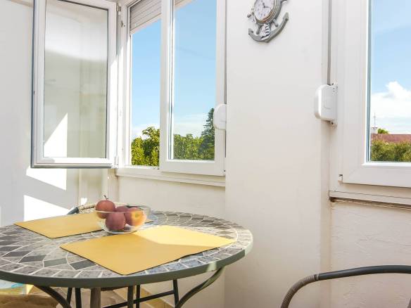 apartmen buje for sale