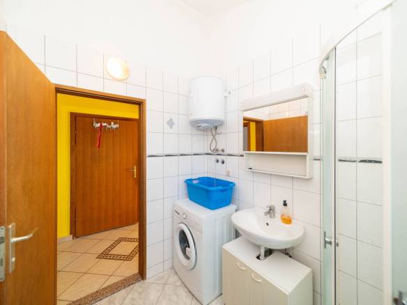 umag area apartment with garden sea view and included studio in the vicinity of umag