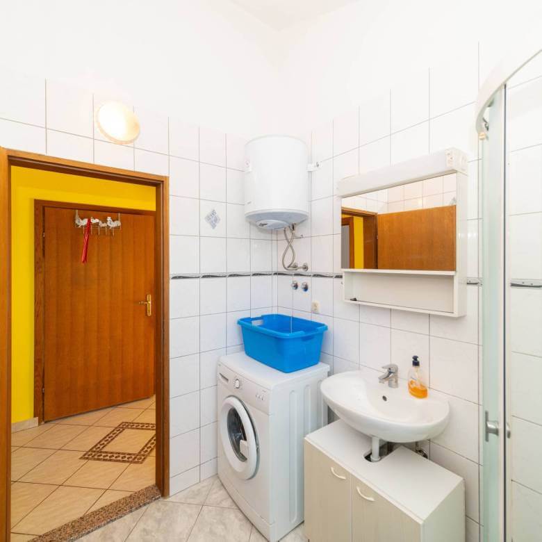 umag area apartment with garden sea view and included studio in the vicinity of umag