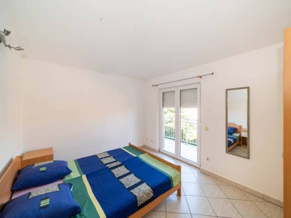 umag area apartment with garden sea view and included studio in the vicinity of umag