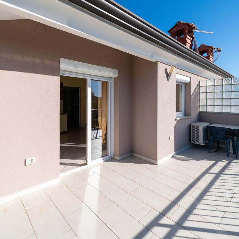 umag area apartment with garden sea view and included studio in the vicinity of umag