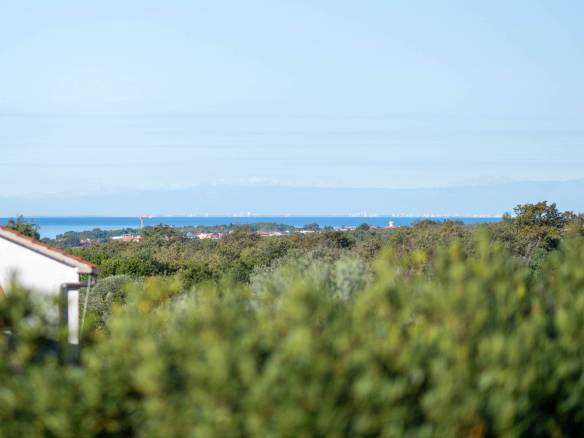 umag area apartment with garden sea view and included studio in the vicinity of umag