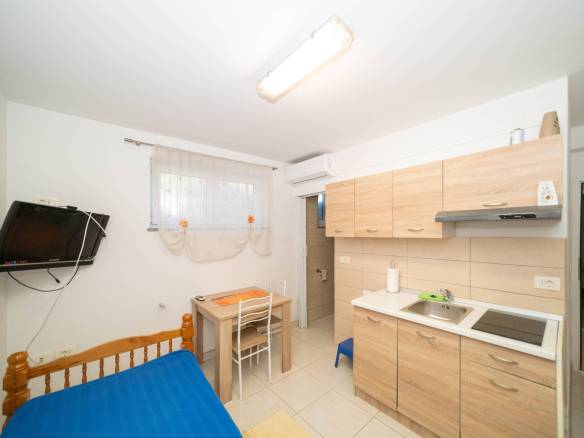 umag area apartment with garden sea view and included studio in the vicinity of umag