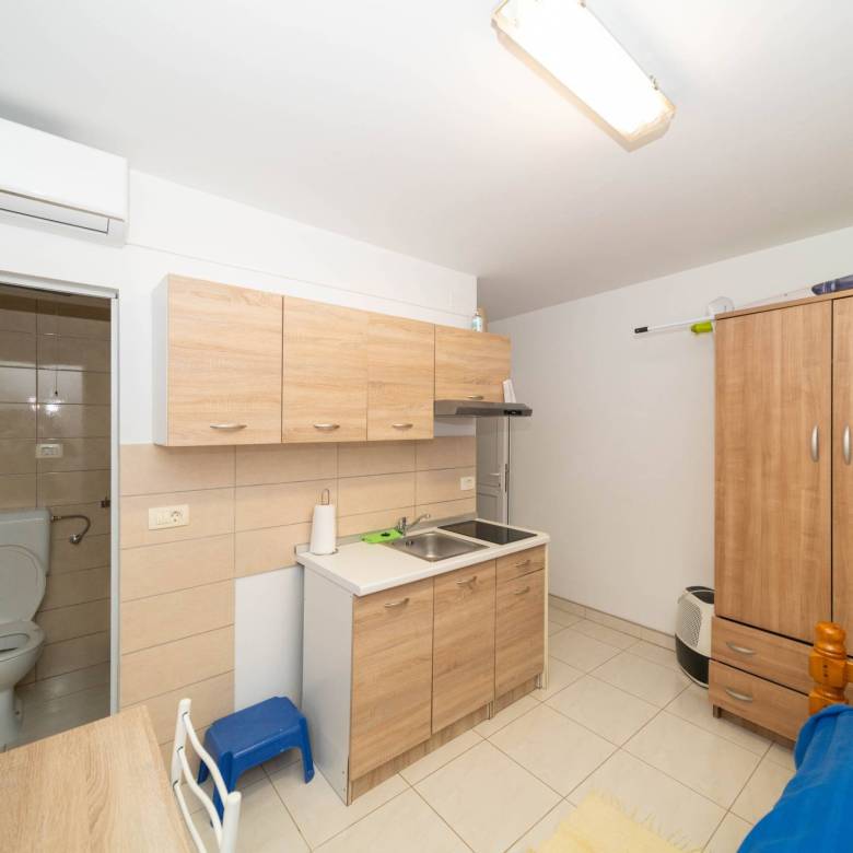 umag area apartment with garden sea view and included studio in the vicinity of umag